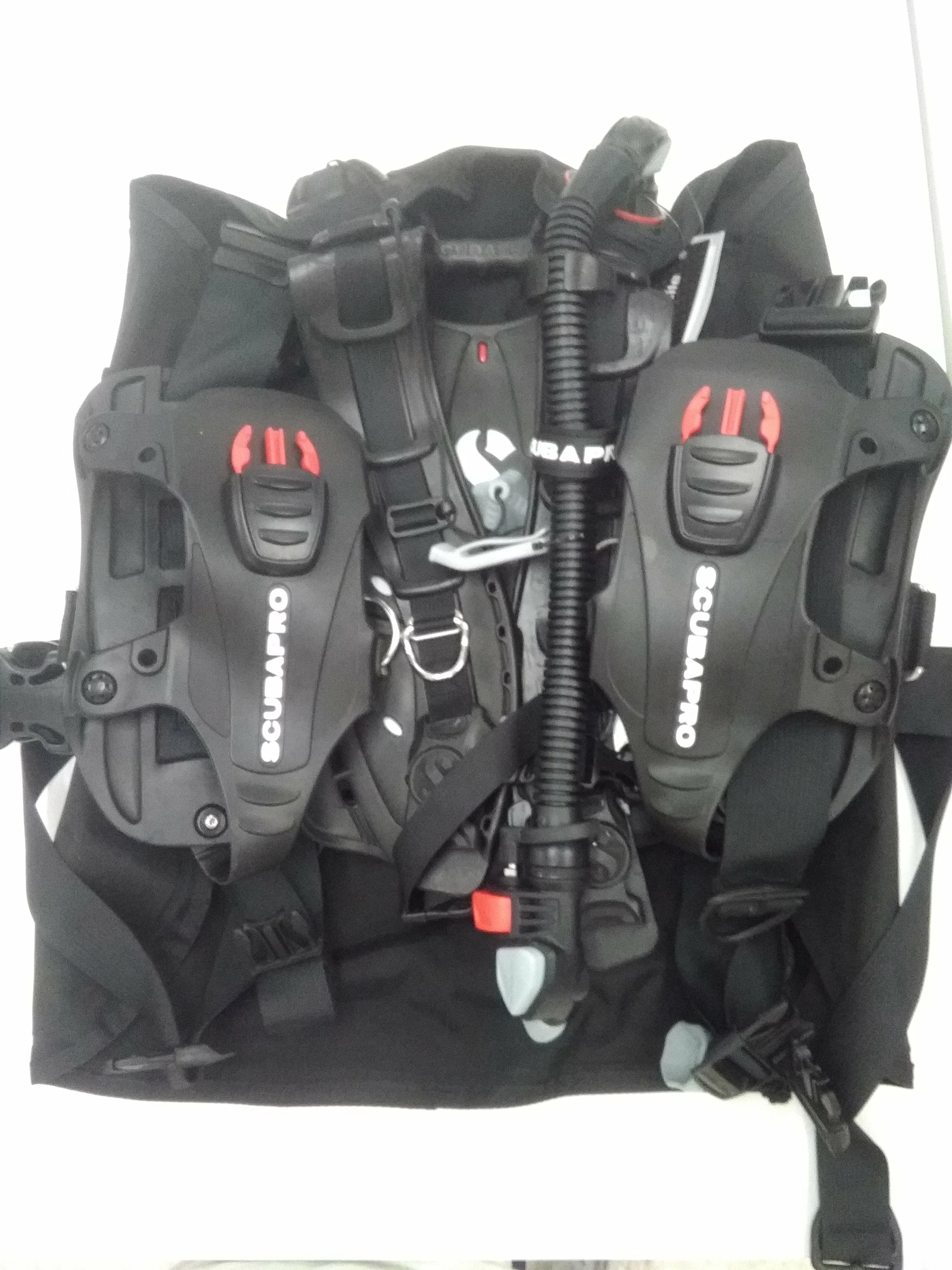 Used Scubapro Hydros Pro with Balanced Inflator Mens