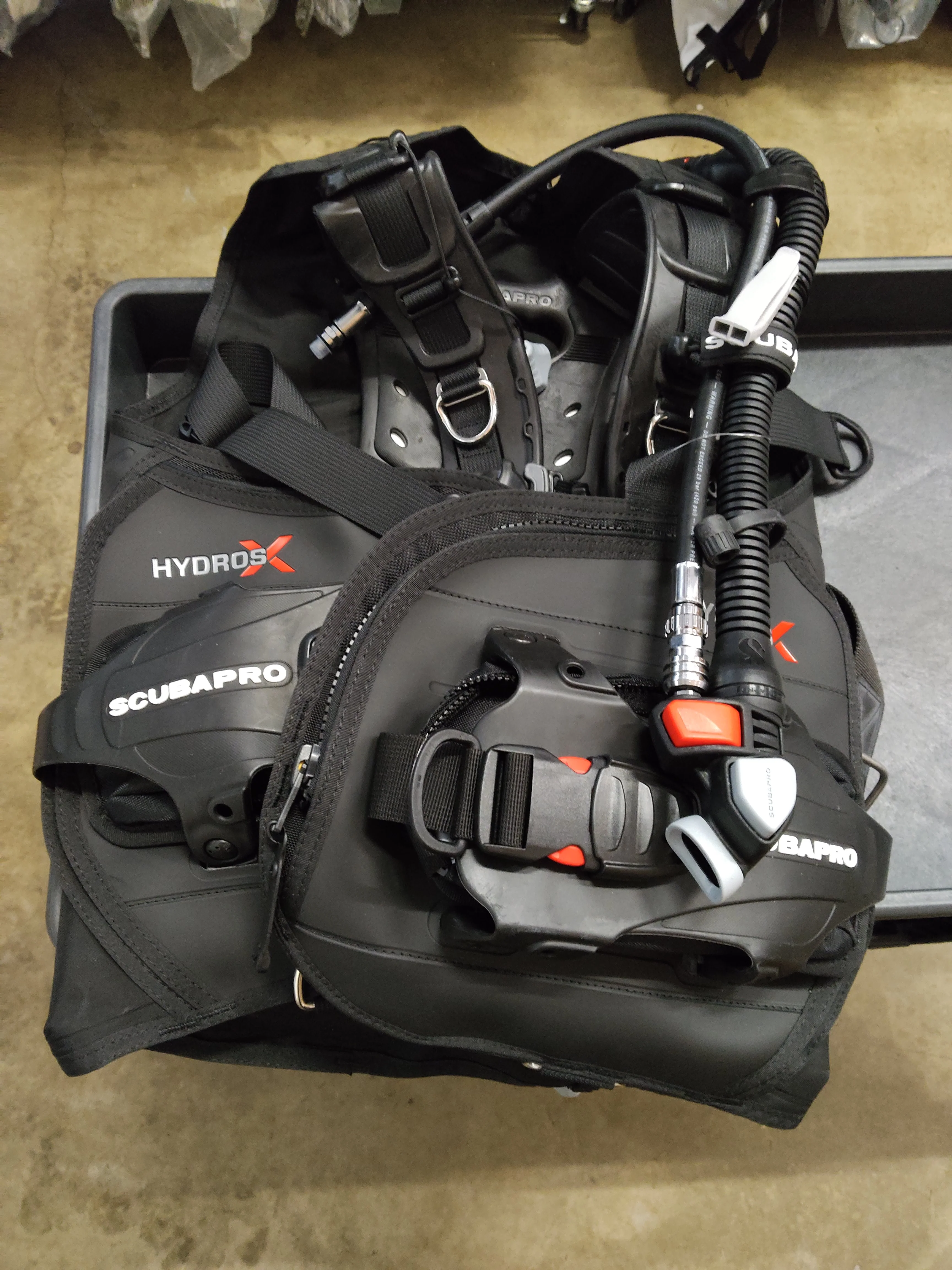 Used Scubapro Hydros X with Balanced Inflator Women's BCD (Does not include Backpack) - Image 3