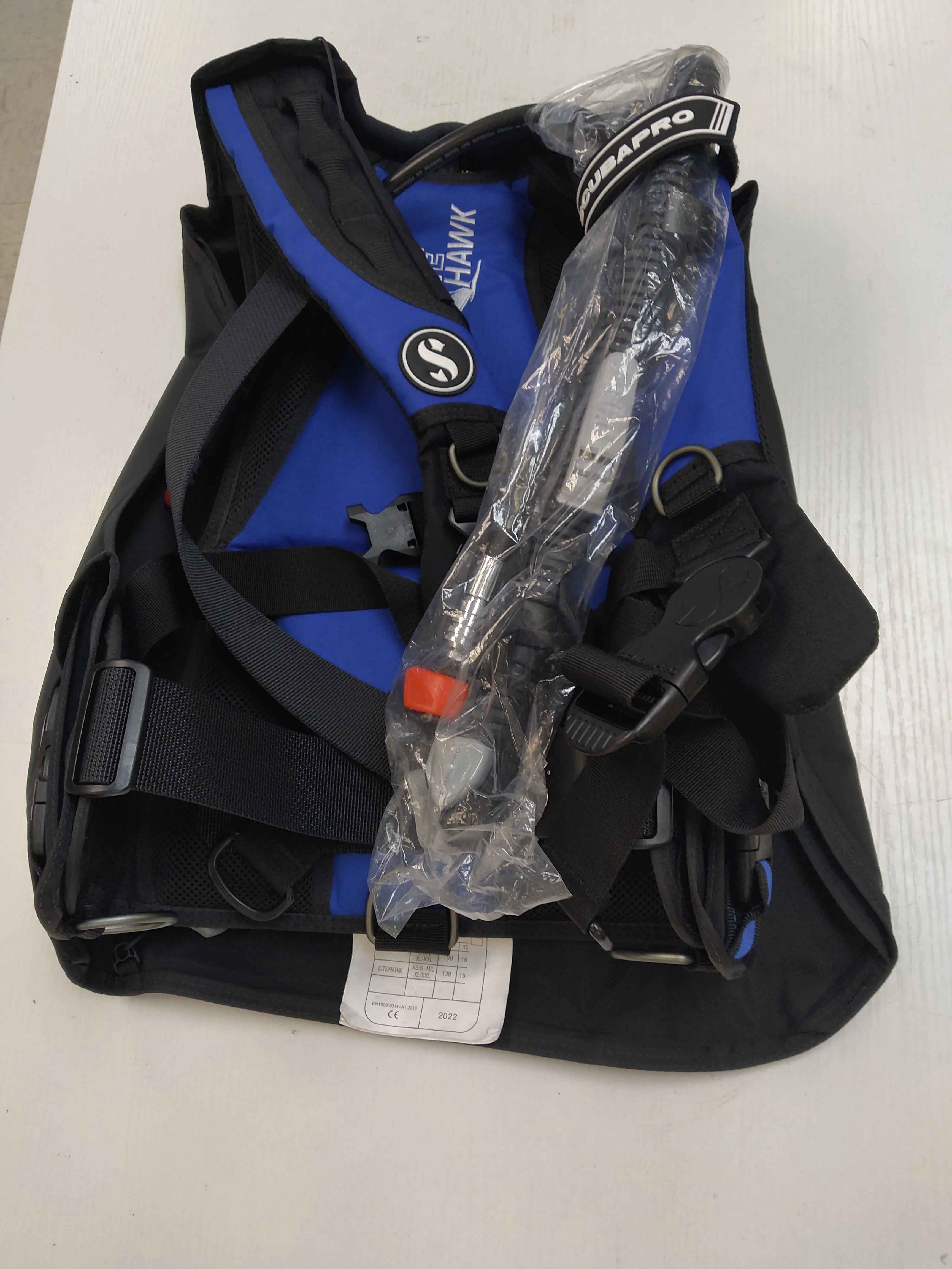 Used Scubapro Litehawk with Balanced Inflator - Black/Blue - Image 3