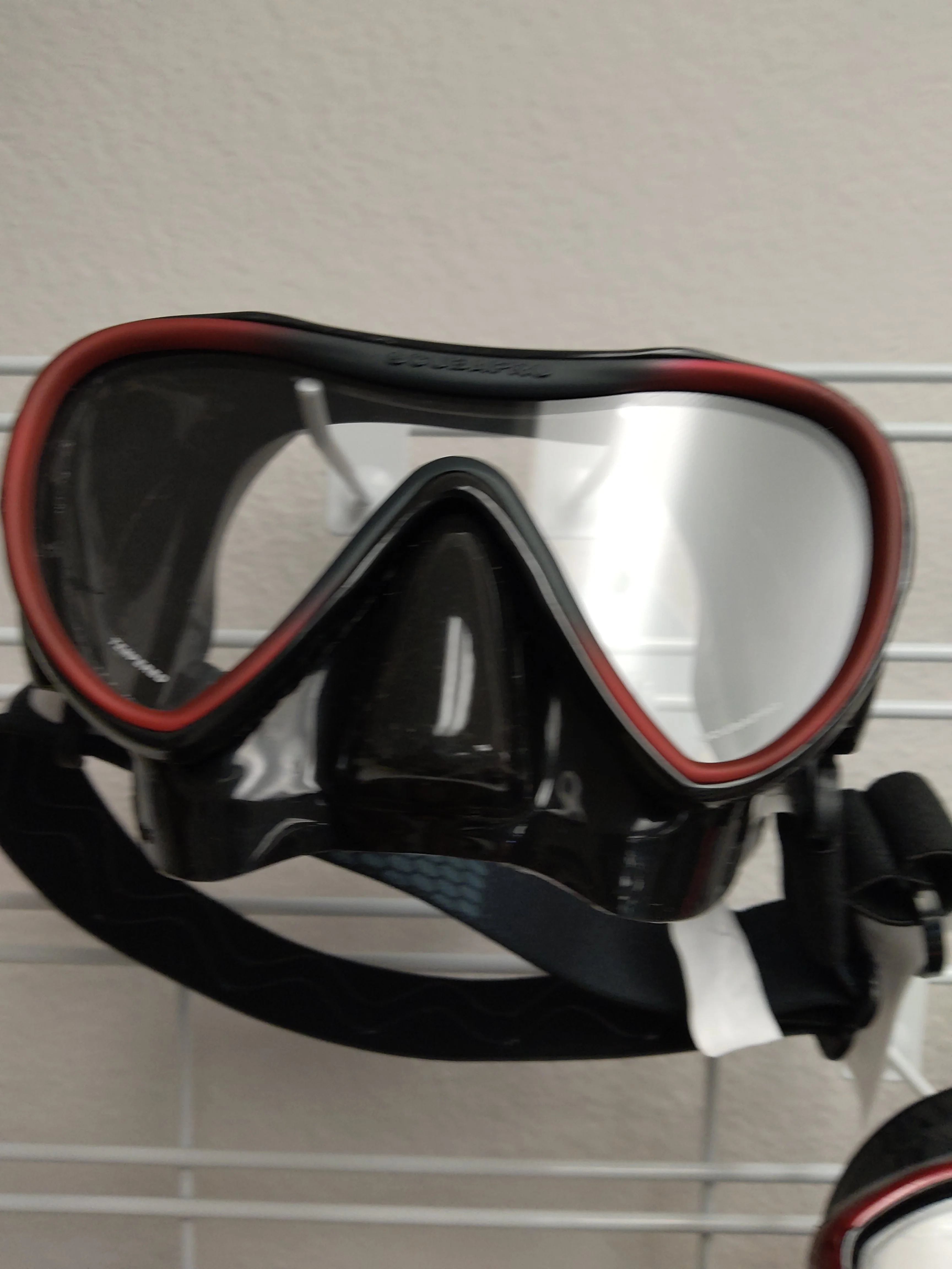 Used Scubapro Synergy 2 W/Comfort Strap - Image 7