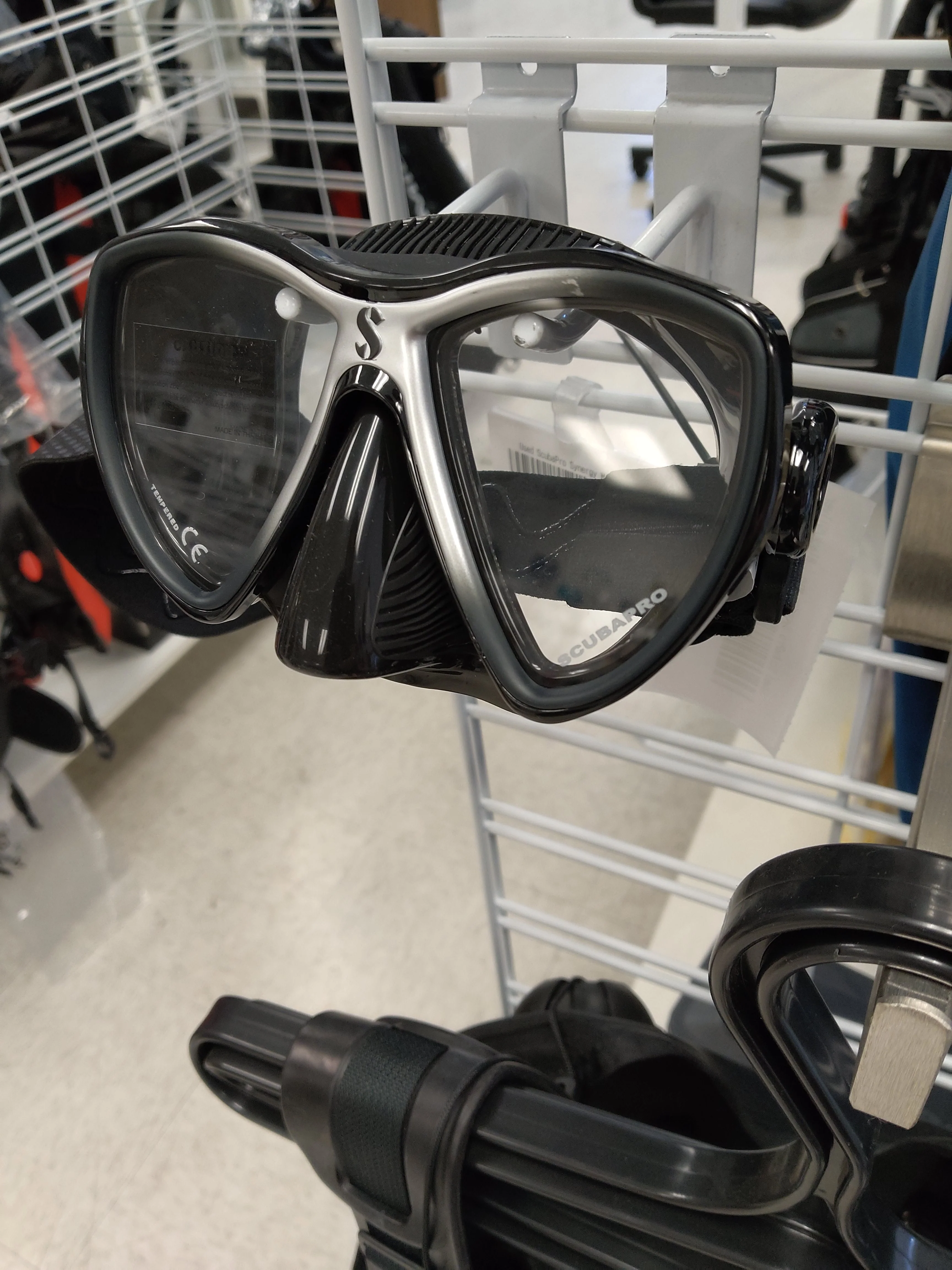 Used Scubapro Synergy Mini Dive Mask w/ Comfort Strap - Image 3