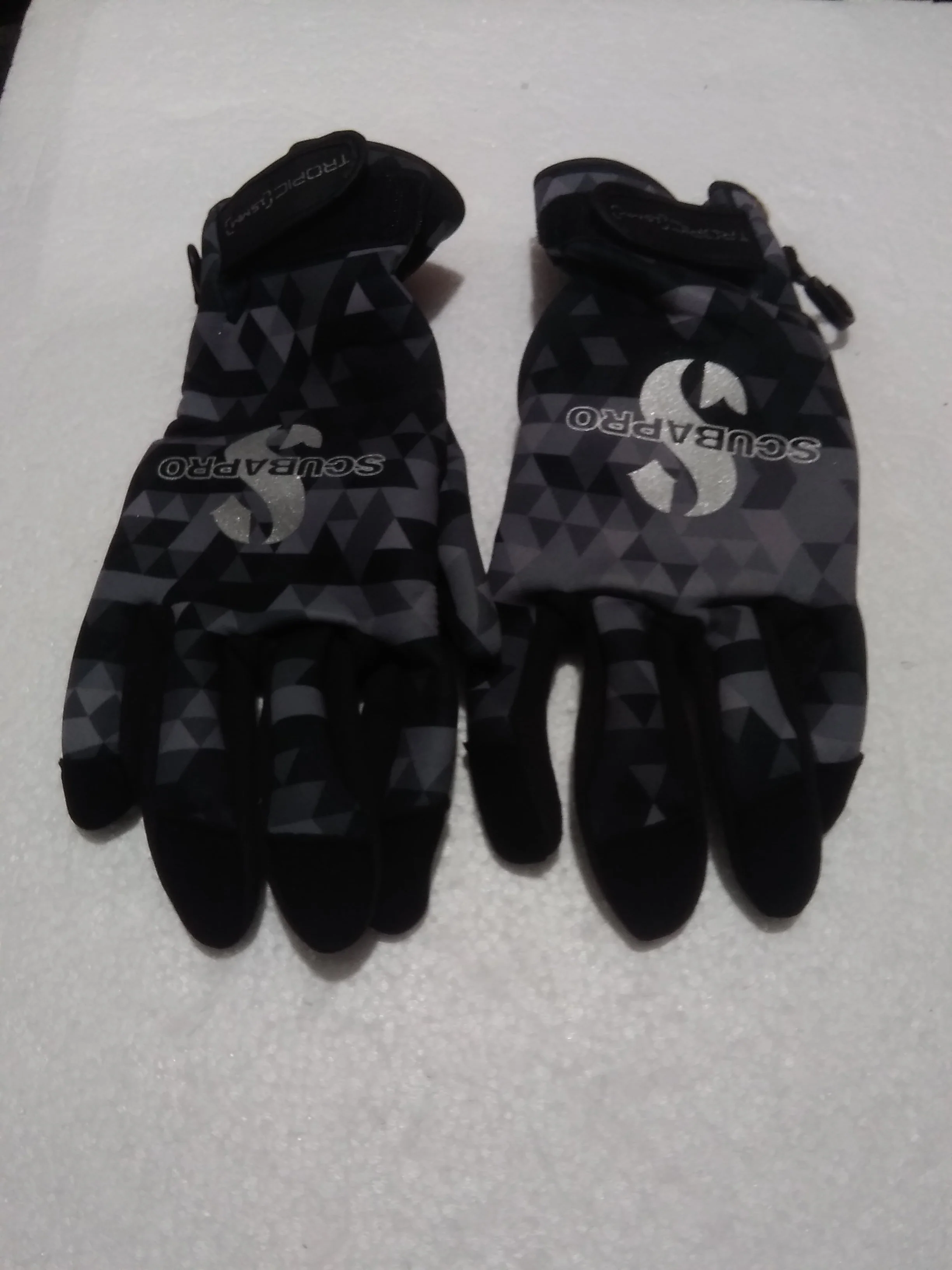 Used Scubapro Tropic 1.5mm Dive Glove