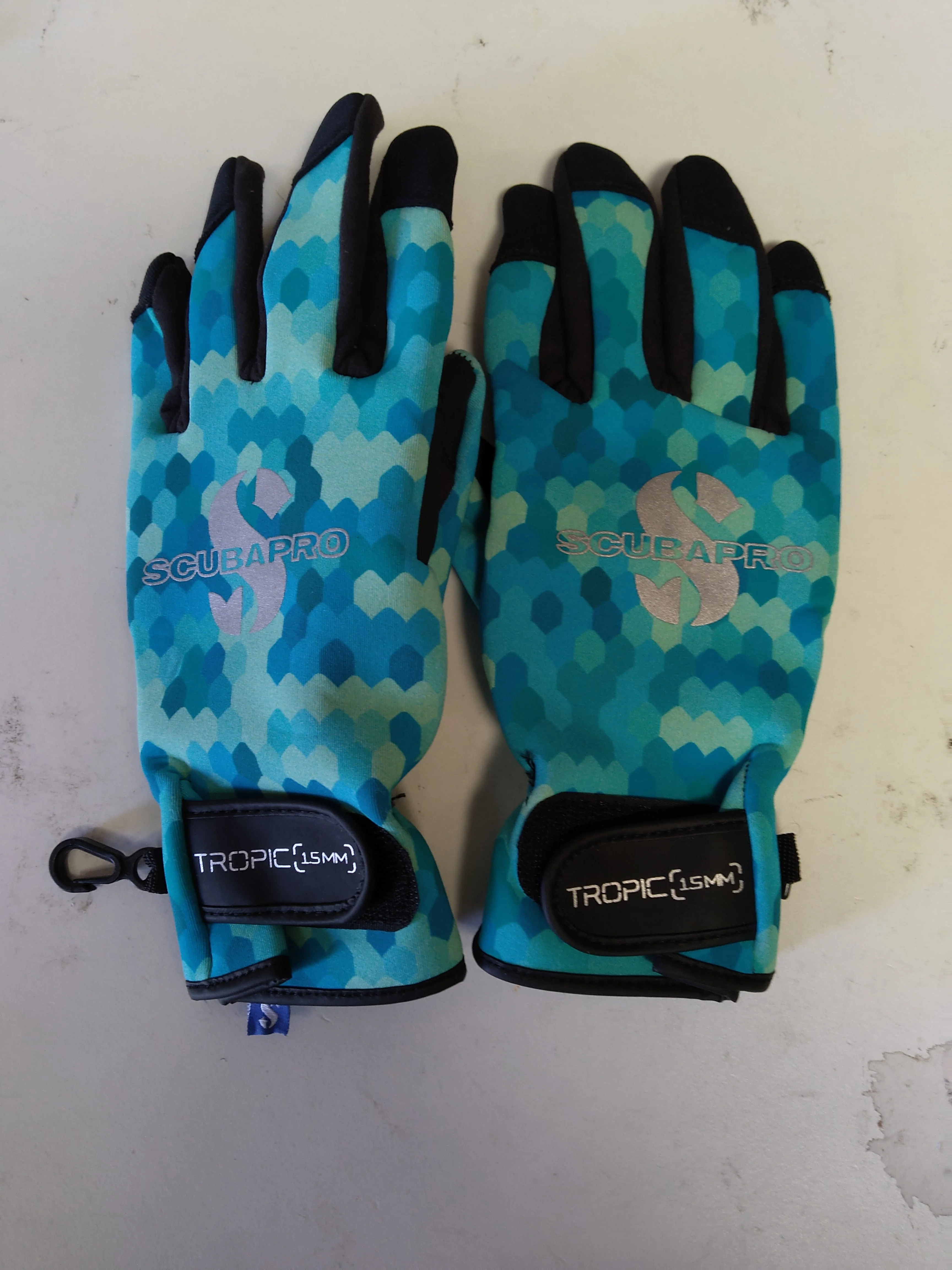 Used Scubapro Tropic 1.5mm Dive Glove - Image 12