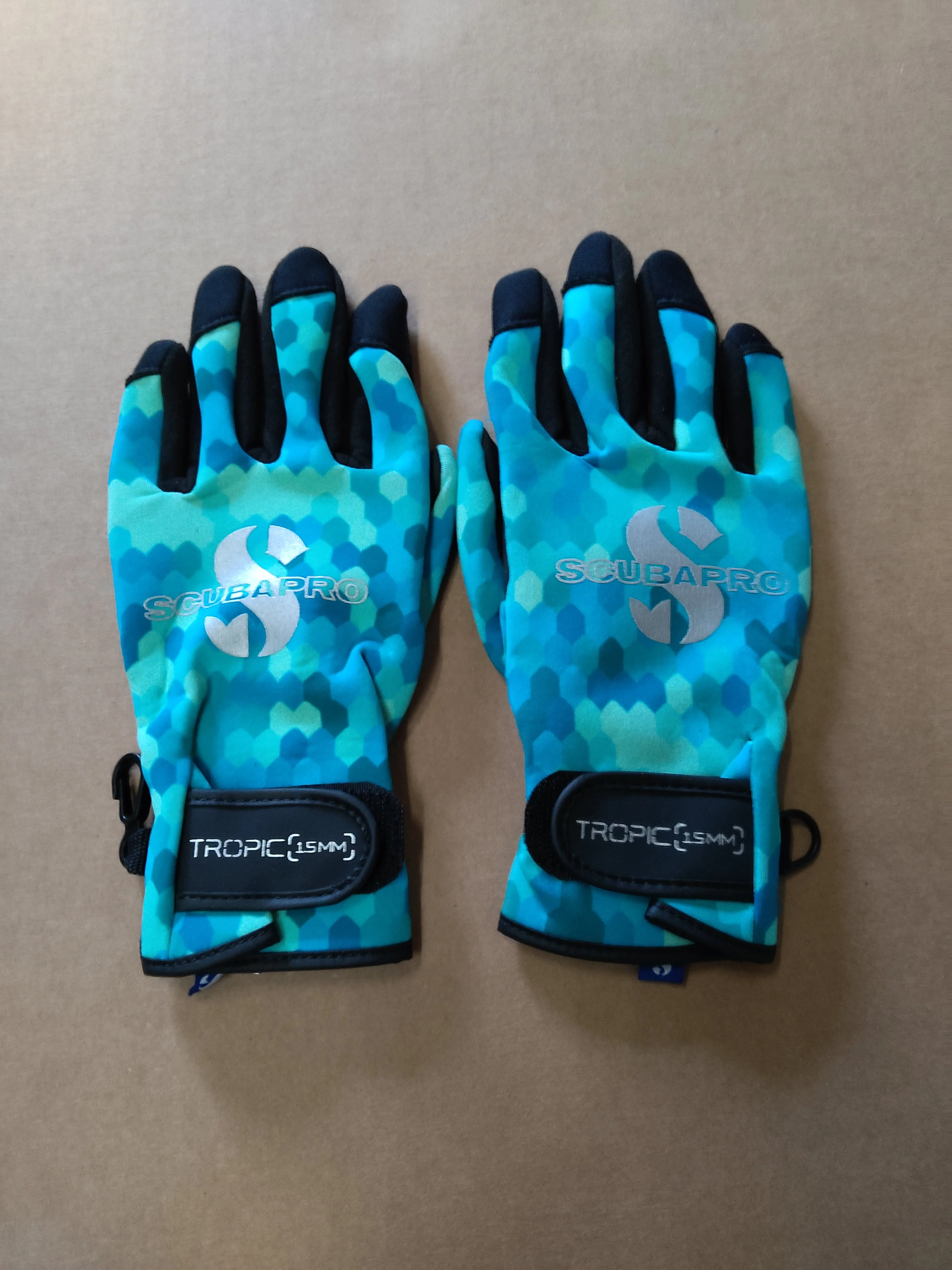 Used Scubapro Tropic 1.5mm Dive Glove - Image 22