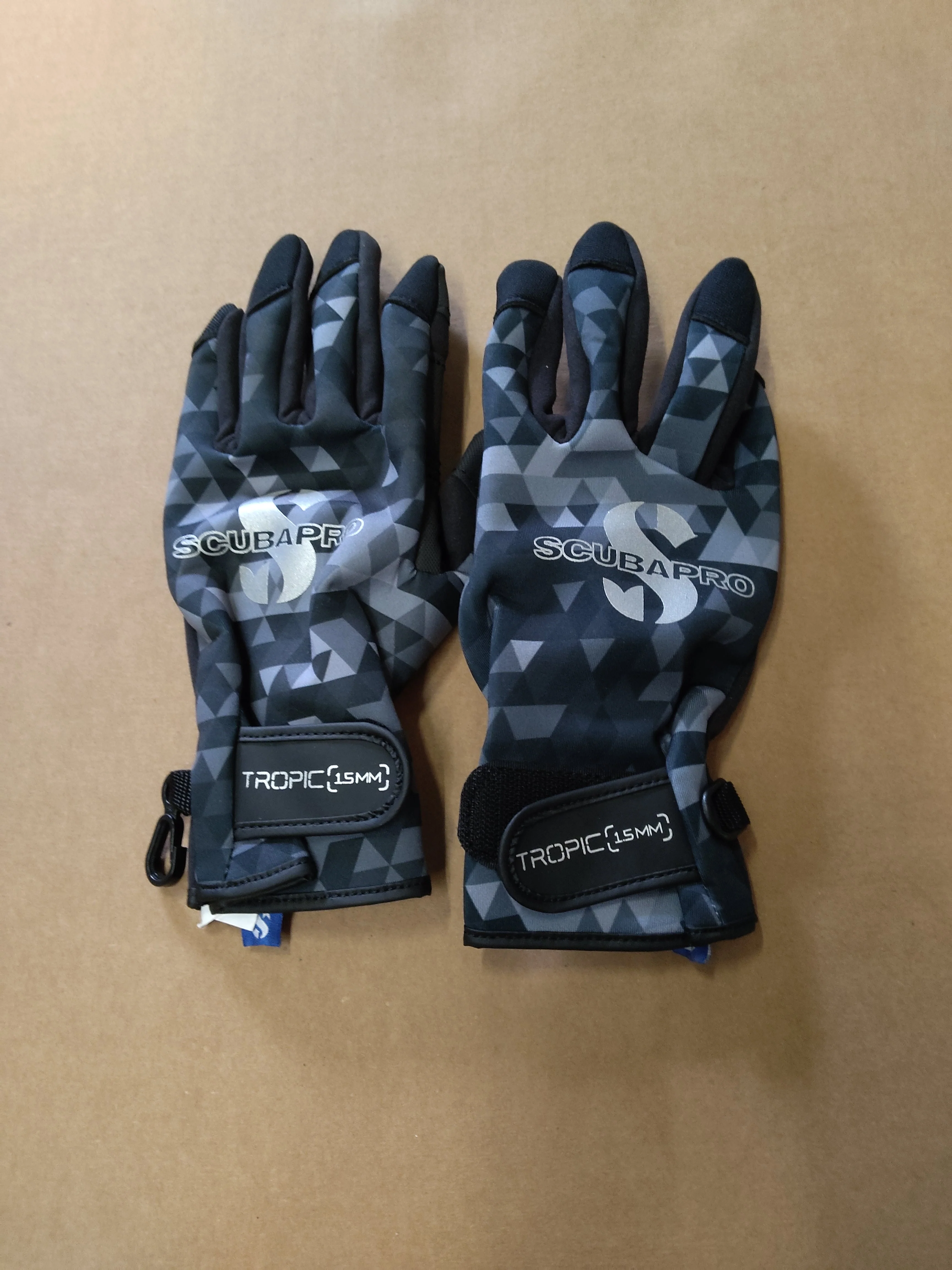 Used Scubapro Tropic 1.5mm Dive Glove - Image 23