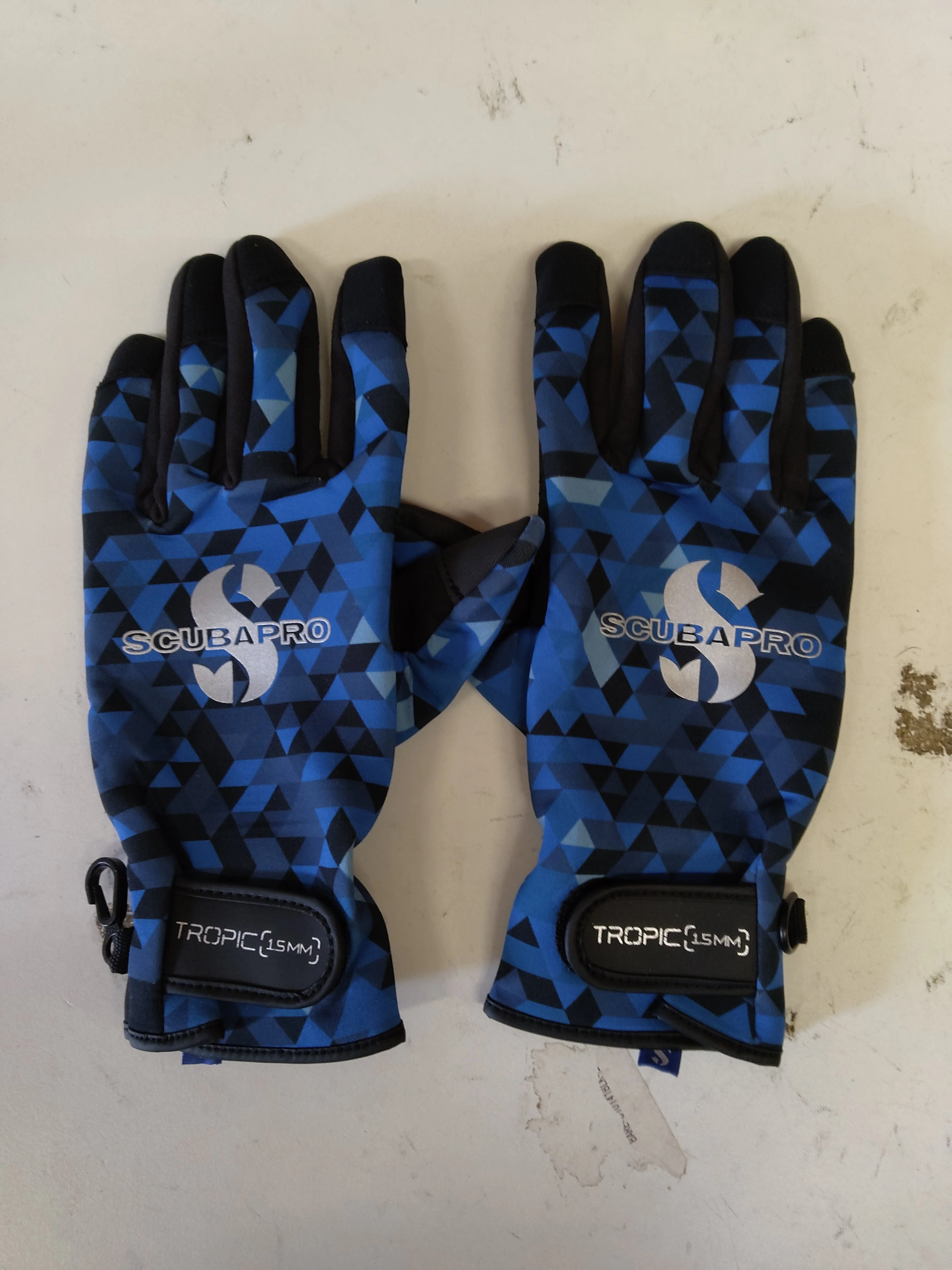 Used Scubapro Tropic 1.5mm Dive Glove - Image 9
