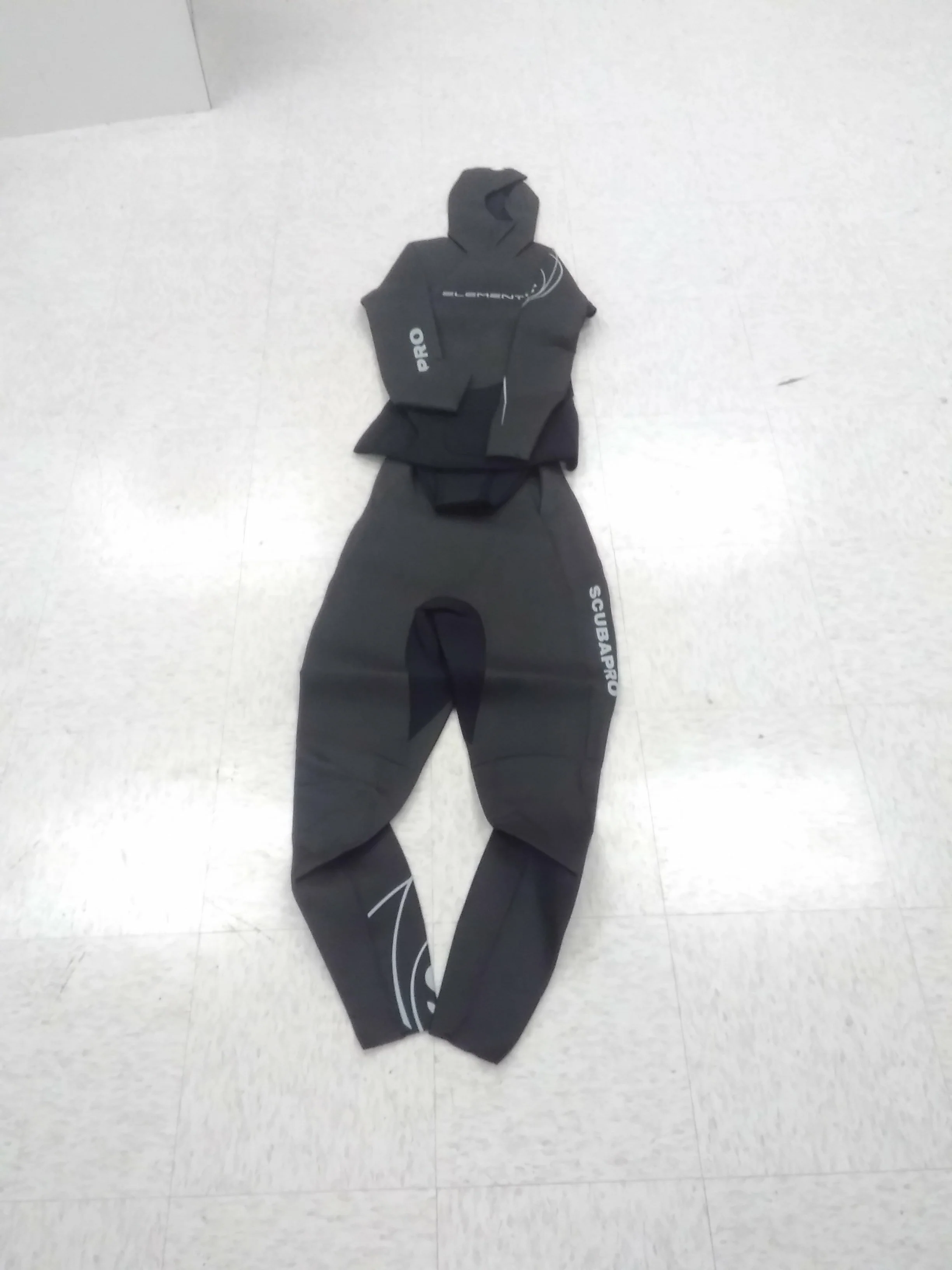 Used Scubapro Womens Element 2PC Apnea 3mm Wetsuit