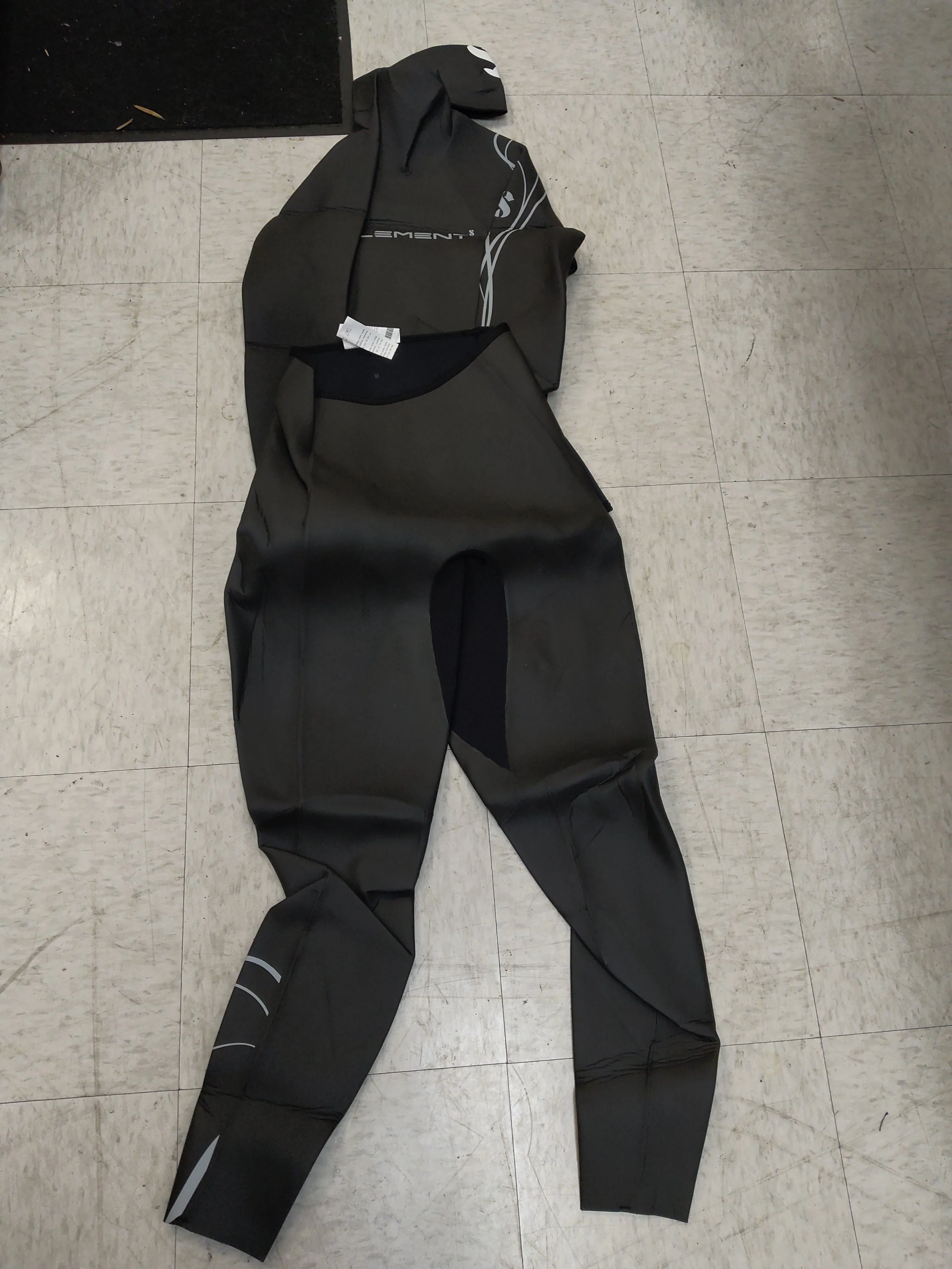 Used Scubapro Womens Element 2PC Apnea 3mm Wetsuit - Image 2