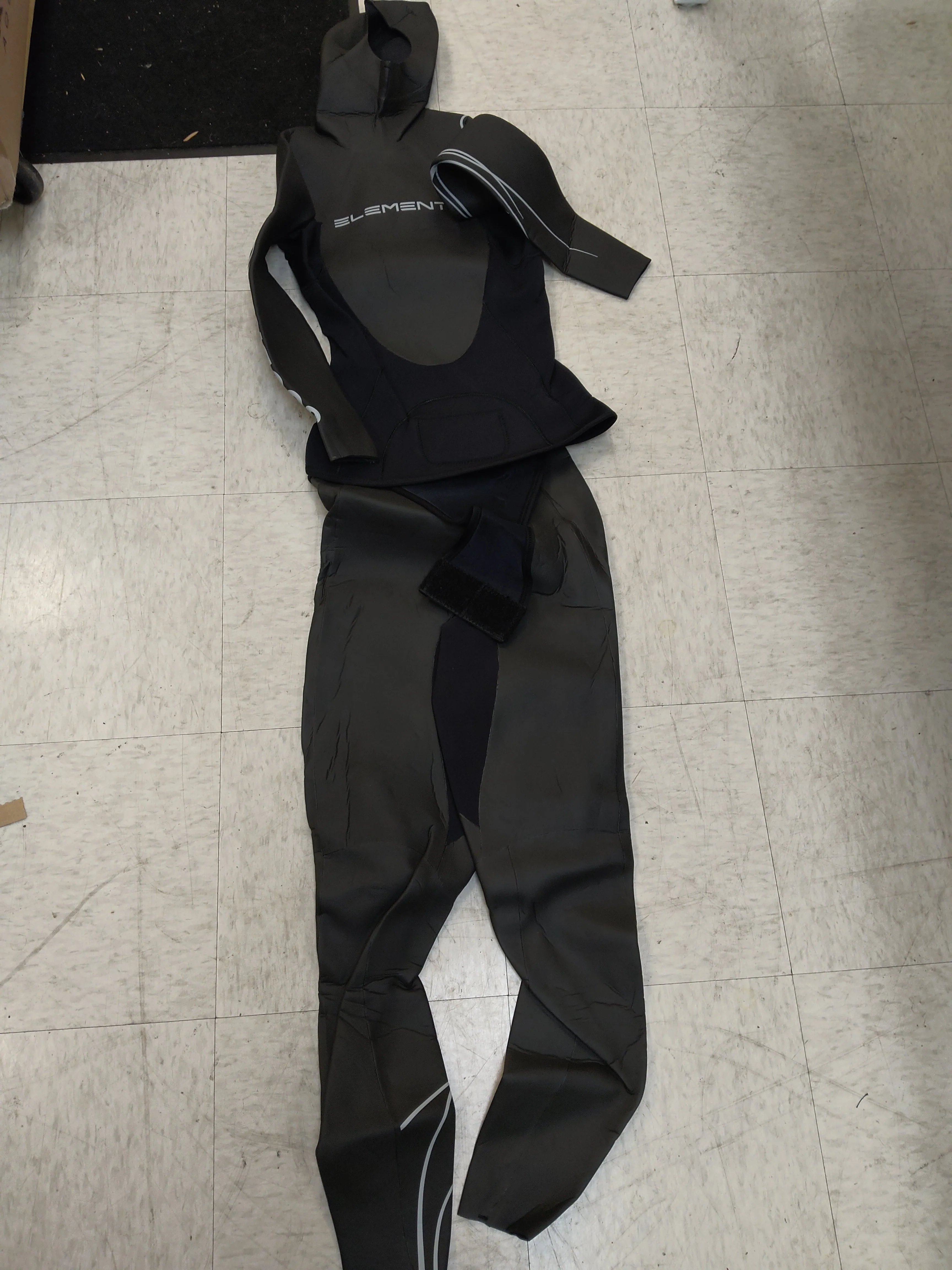 Used Scubapro Womens Element 2PC Apnea 3mm Wetsuit - Image 3