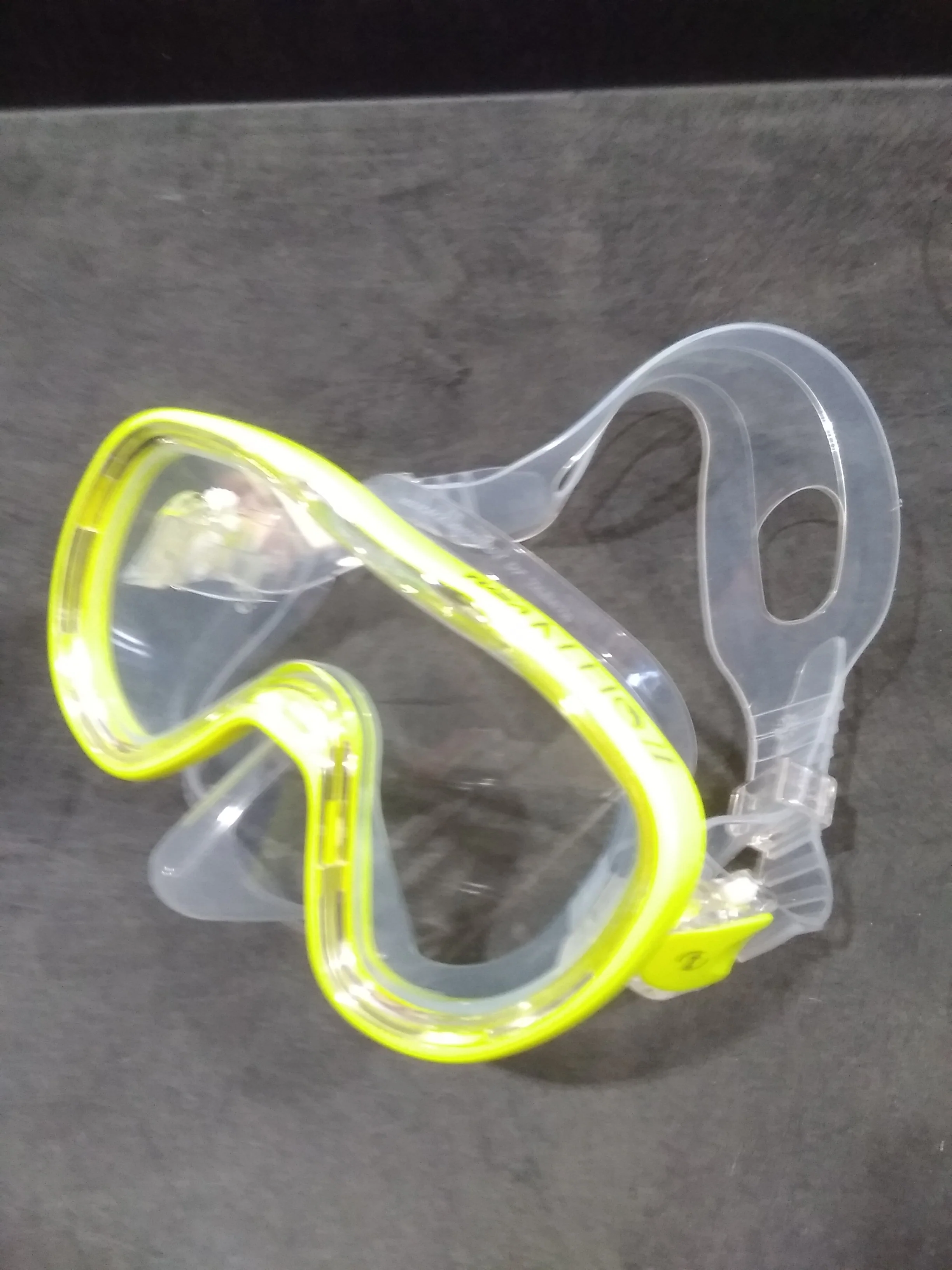 Used Tusa Mini Kleio II Mask - Image 3
