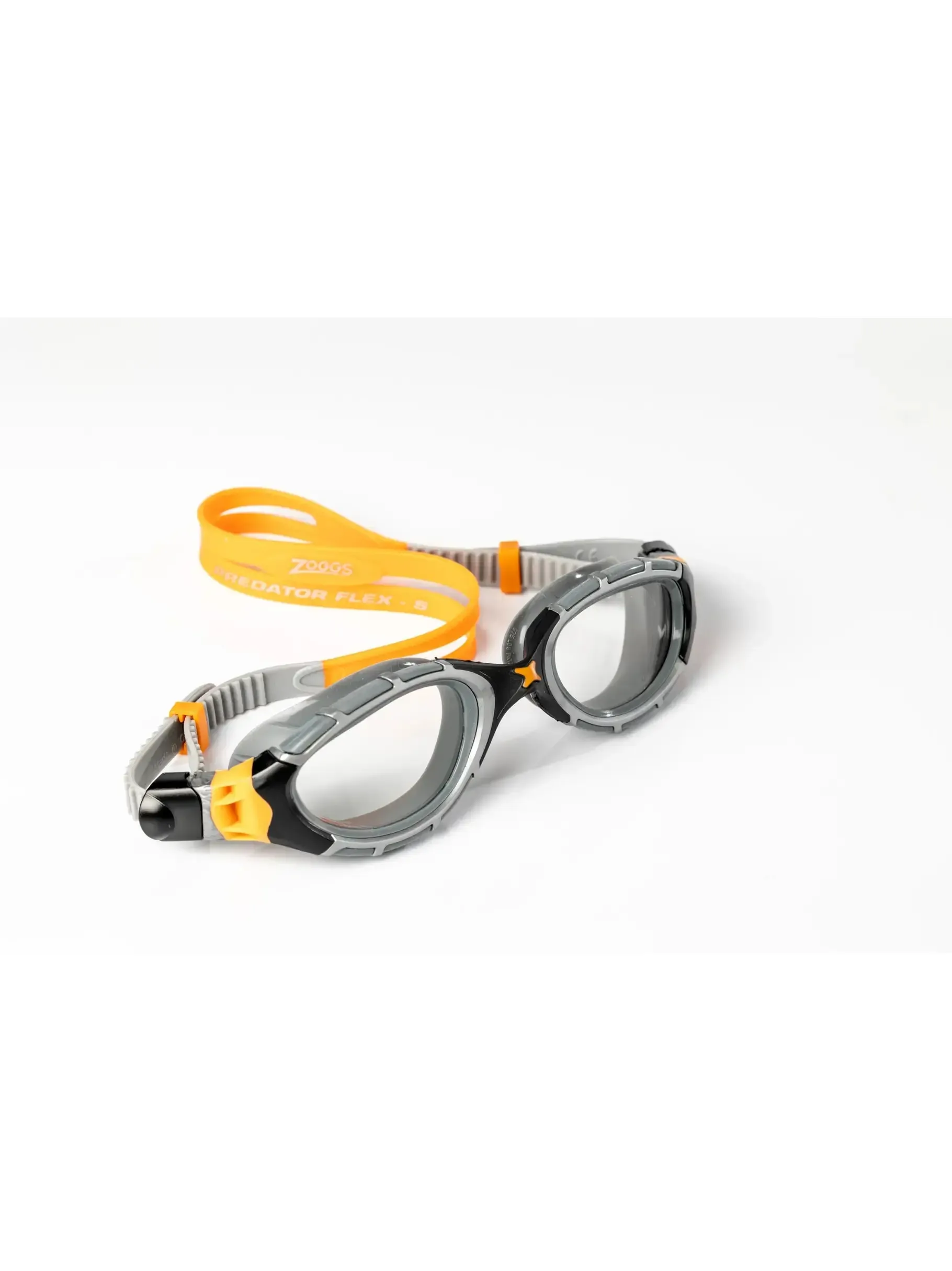 Zoggs Predator Flex Reactor Swimming Goggles with Photochromic Lenses - Image 4